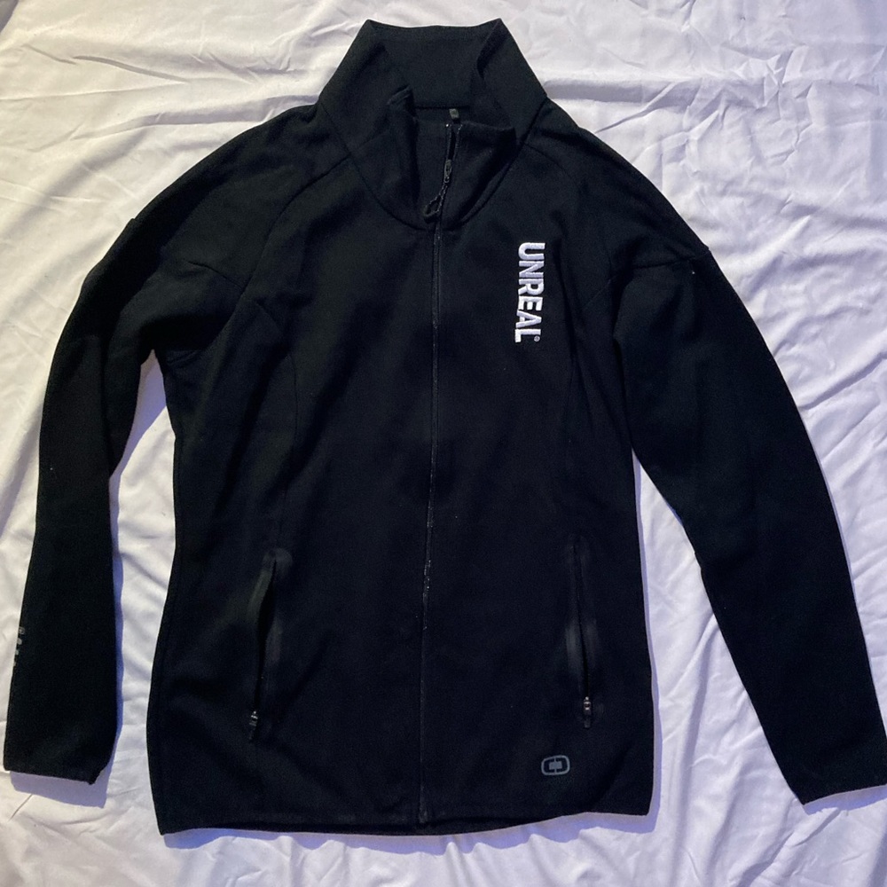 black zip up sweater